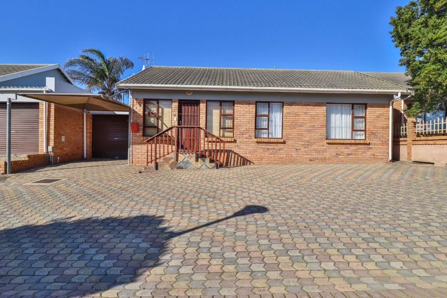 3 Bedroom Property for Sale in Heiderand Western Cape